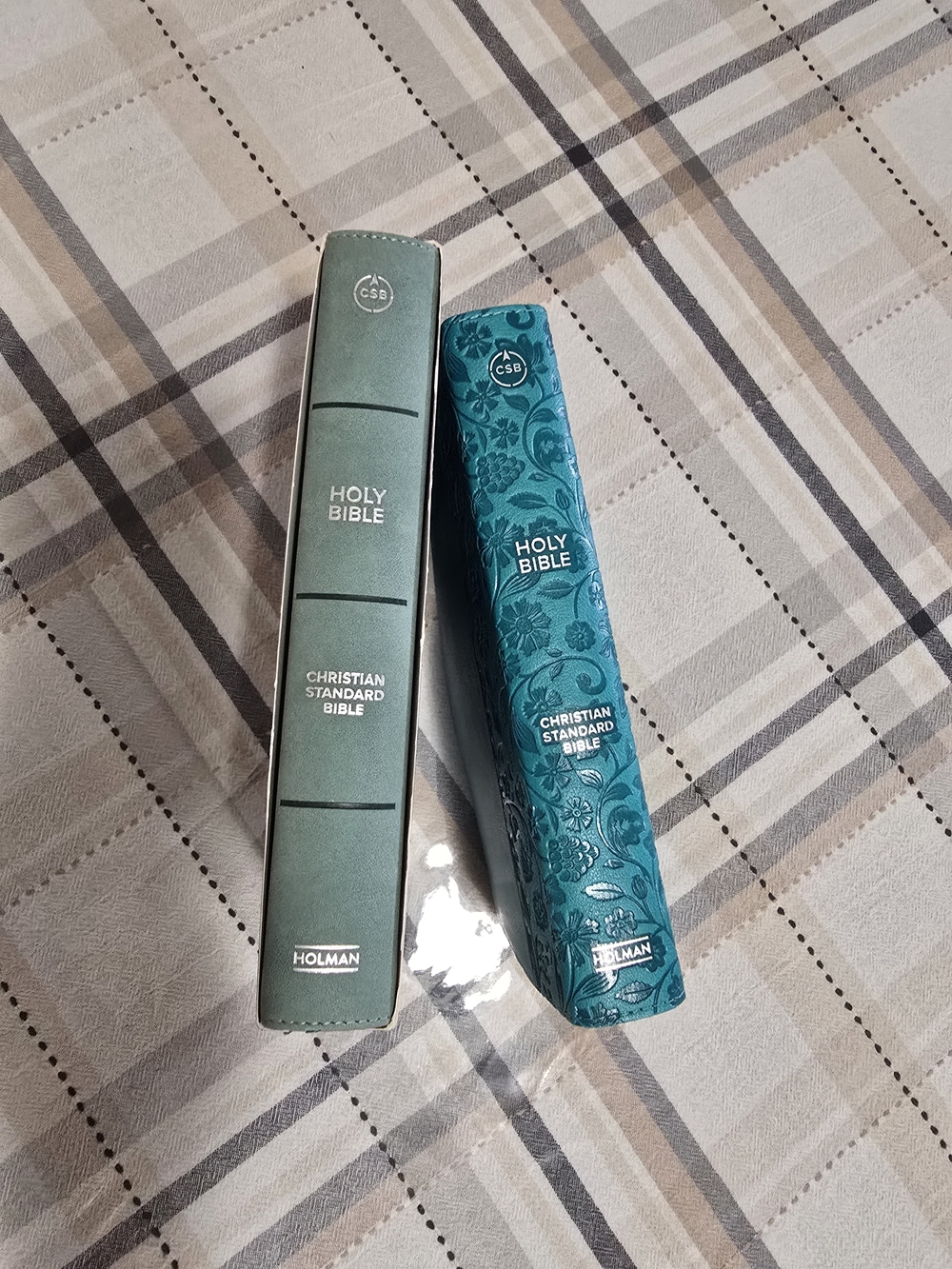 Personal Size Giant Print Bible - Teal LeatherTouch - Picture 4 of 10